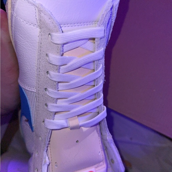 Nike - Picture 3 of 8